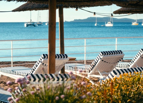 Séjour en bord de mer à Hyères avec petit déjeuner en chambres, champagne et fleurs - 2