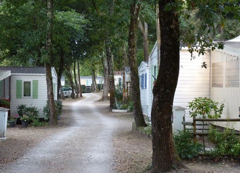 Camping Les Chênes Verts, 3* - 12