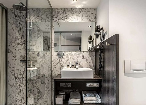 En toute tranquillité prés du centre-ville historique de Bruges - 4* - 17