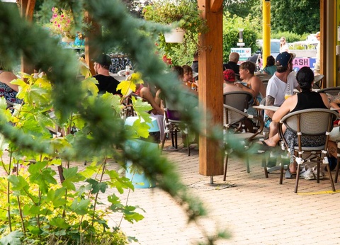 Camping Les Bords de Loue, 3* - 76