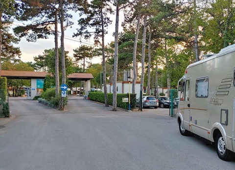Camping Mare Pineta, 4* - 50