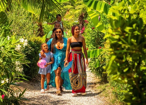 Camping Le Clos Virgile, 4* - 253