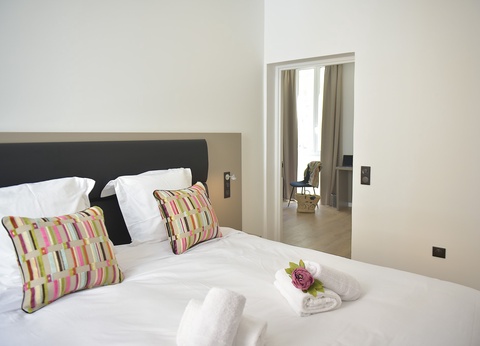 Hôtel Continental 3* ( avec vols réguliers ) - 2