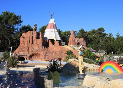 Camping Les Genêts, 5* - 8