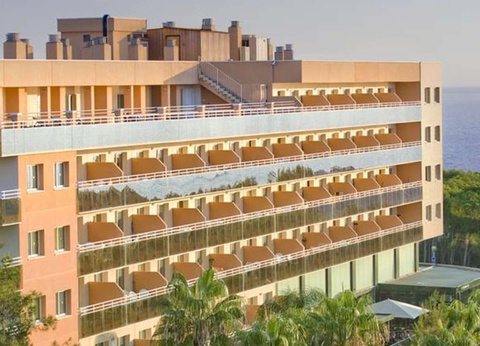 Découvrez Salou dans un appartement avec billets à PortAventura Park et Ferrari Land - 4* - 2