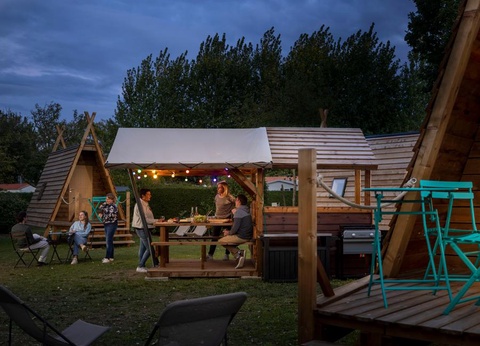 Flower Camping La Davière Plage, 4* - 28