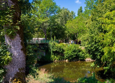 Camping D'auberoche, 3* - 37