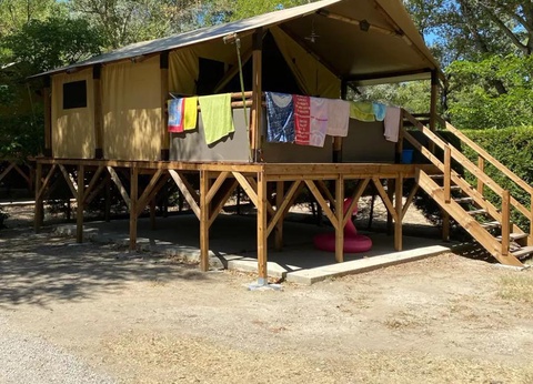 Flower Camping La Rivière, 3* - 33