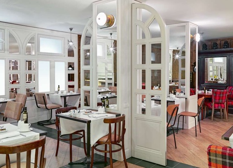 Escapade romantique avec du cava dans la chambre a Barcelone - 4* - 16