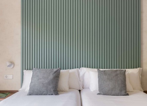 Hôtel en demi-pension et entrées à Portaventura et Ferrari Land avec un enfant inclus - 4* - 23