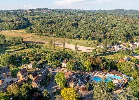 Camping Romanée - Les Grottes De Roffy 4* - 41