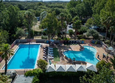 Camping Les Berges du Canal, 4* - 89