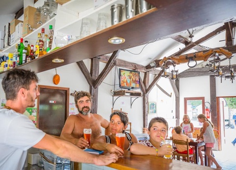 Camping les Bruyères, 3* - 25