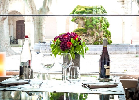 Dégustation de vin et séjour inoubliable au sein d'un Cloître - 4* - 7