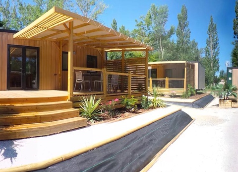 Flower Camping Le Lac De Thesauque, 3* - 5