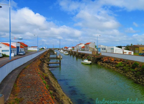 Camping Le Ragis, 4* - 42