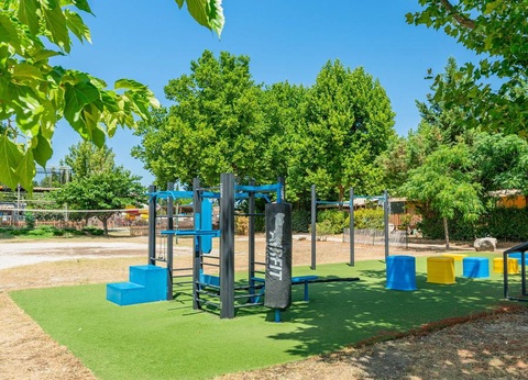 Camping Le Val de Durance, 4* - 8