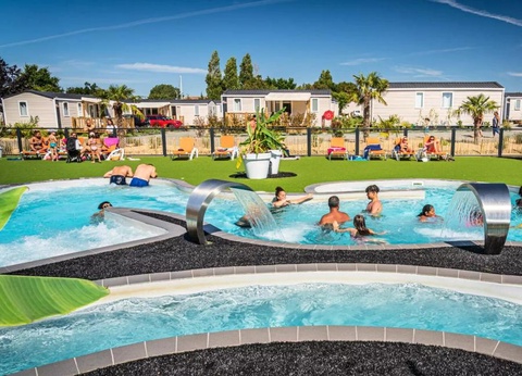 Camping Le Nid d'Eté, 4* - 42