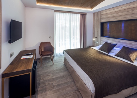 Hôtel GHT Neptuno 3* - Tossa de Mar - 9