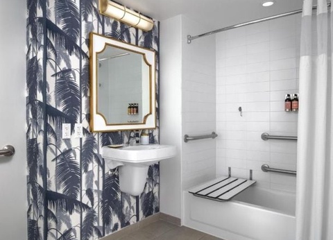 Cadillac Hotel & Beach Club 4* - 5