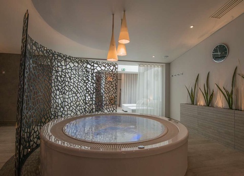 Plaisir des sens devant l'Atlantique : dîner et spa aux Sables d'Olonne - 4* - 9