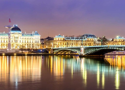 Week-end en chambre surclassée et accès fitness à Lyon Bron - 4* - 2
