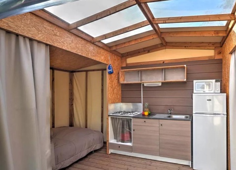 Flower Camping la Châtaigneraie, 4* - 40