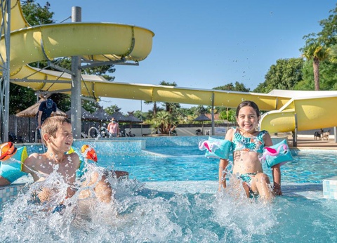 Flower Camping Au Bois des Biches, 4* - 10