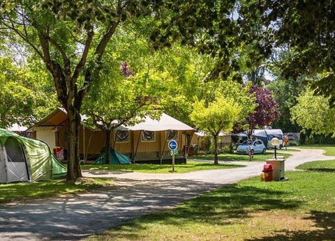 Flower Camping Le Soleil des Bastides, 3* - 17
