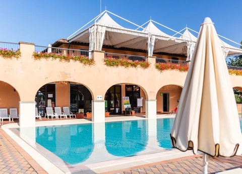 Village Hu Norcenni Girasole, 4* - 5