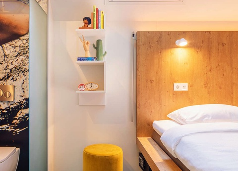 Passez la nuit dans une église typique d'Amsterdam et découvrez Keukenhof - 3* - 17