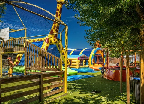 Camping Les Pirons, 5* - 46