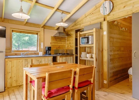 Flower Camping La Guichardière, 4* - 9