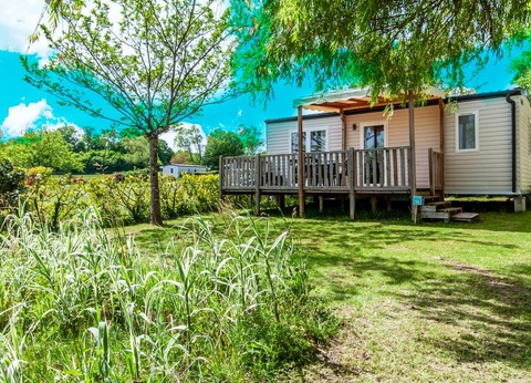 Camping les Etangs du Plessac 4* - 32