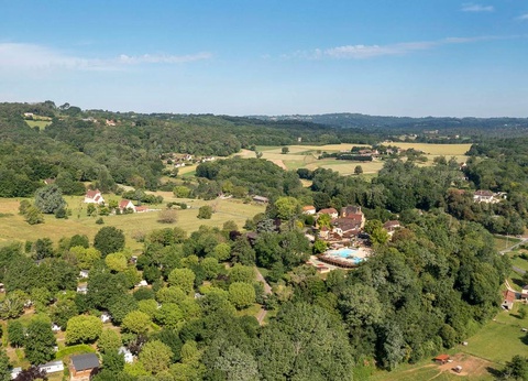 Camping Romanée - Les Grottes De Roffy 4* - 42