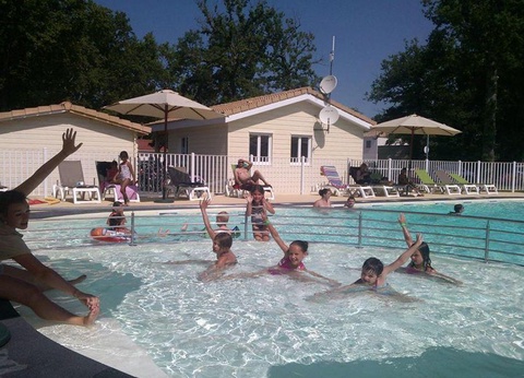 Camping Les Chèvrefeuilles, 4* - 7