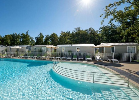 Camping Les Chèvrefeuilles, 4* - 4