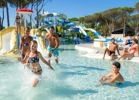 Camping Le Castellas, 4* - 8