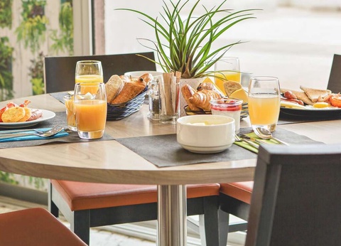 Escapade à Toulon avec bouteille de rosé locale, peignoirs et départ tardif - 4* - 6