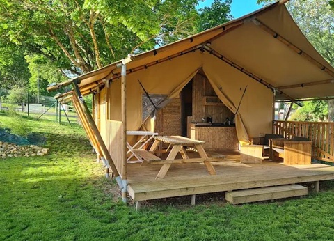 Camping Les Coteaux du Lac, 4* - 6