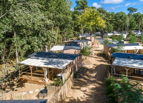 Flower Camping Au Bois des Biches, 4* - 39