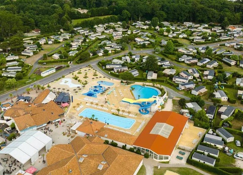 camping Les Charmettes - Funpass non inclus, 4* - 2