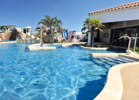 Camping Les Ecureuils, 4* - 35