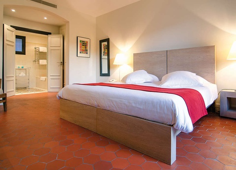 Charme, romantisme et détente avec champagne en Provence - 4* - 32