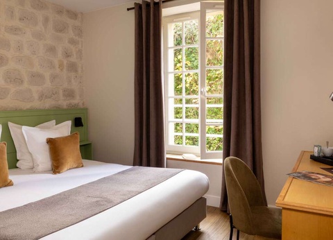 Escapade romantique avec demi-bouteille de champagne à Nîmes - 3* - 40