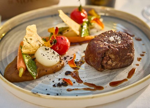 Profitez d'une soirée spéciale Nouvel An avec dîner proche de Cannes - 4* - 9