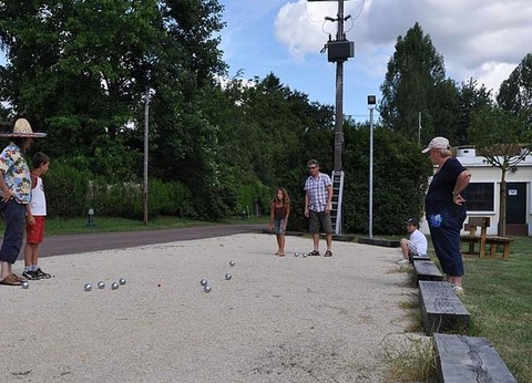 Camping Brantôme Peyrelevade, 4* - 110