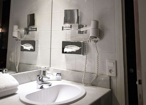 Escapade romantique dans un élégant hôtel au coeur de Bordeaux - 4* - 13