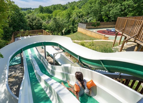 Camping Romanée - Les Grottes De Roffy 4* - 54