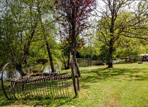 Camping les Etangs du Plessac 4* - 55